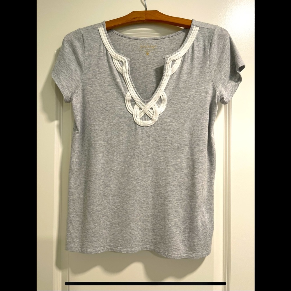 EUC Lilly Pulitzer short sleeve grey top with white detail, size small